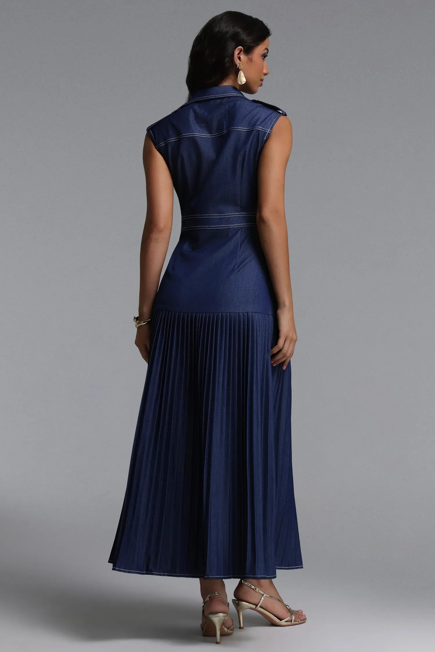 Elegant Women's Sleeveless Pleated Denim Maxi Dress Blue
