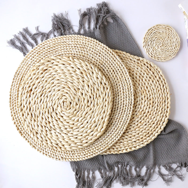 Handwoven Corn Husk Trivets – Eco-Friendly & Heat-Resistant Table Protectors