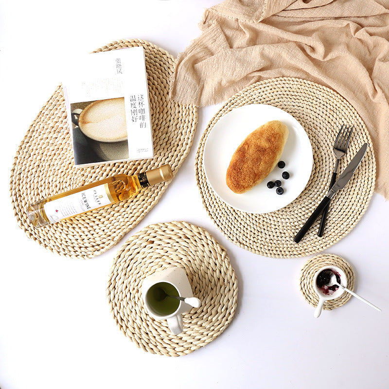 Handwoven Corn Husk Trivets – Eco-Friendly & Heat-Resistant Table Protectors