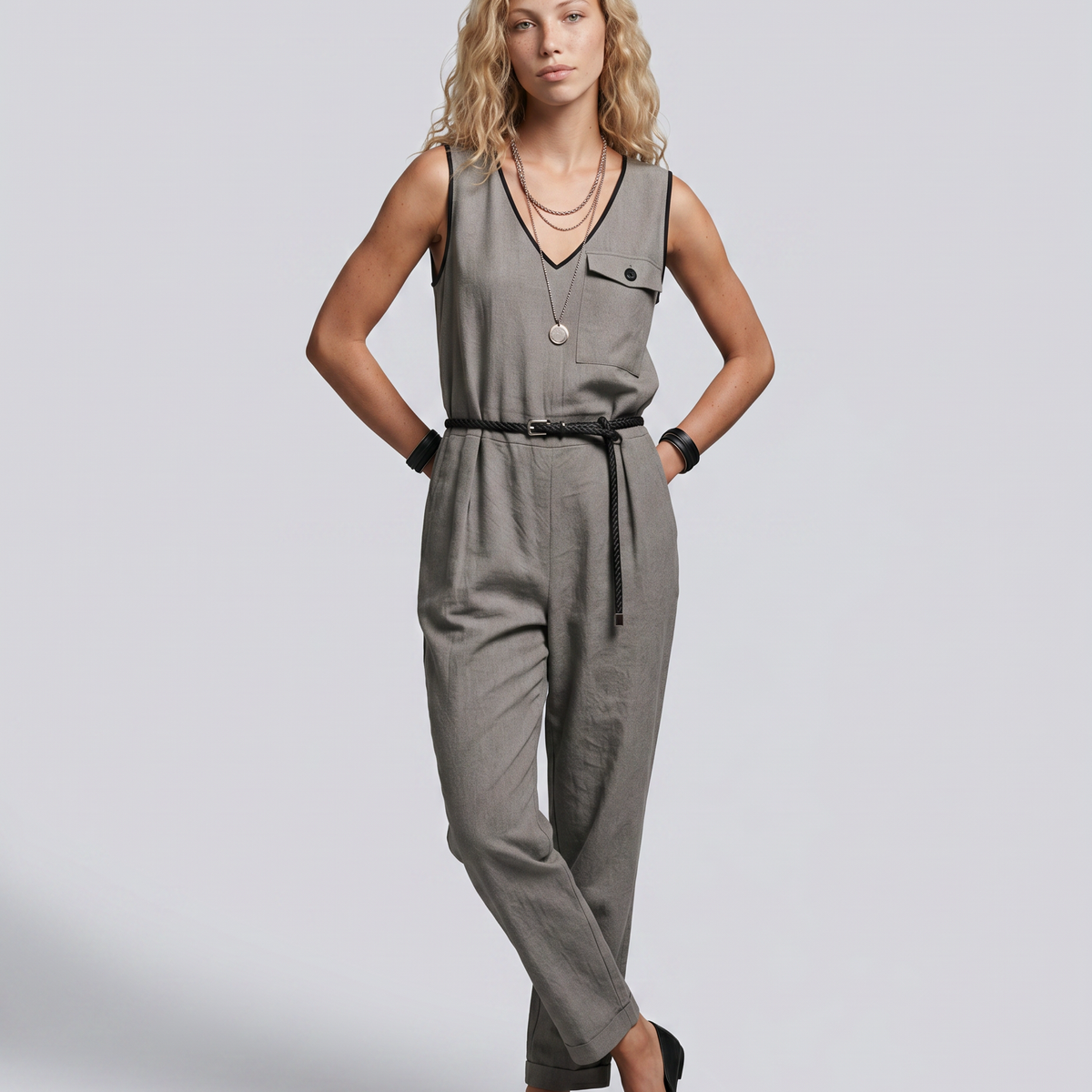 Araceli | V-Neck Sleeveless Jumpsuit