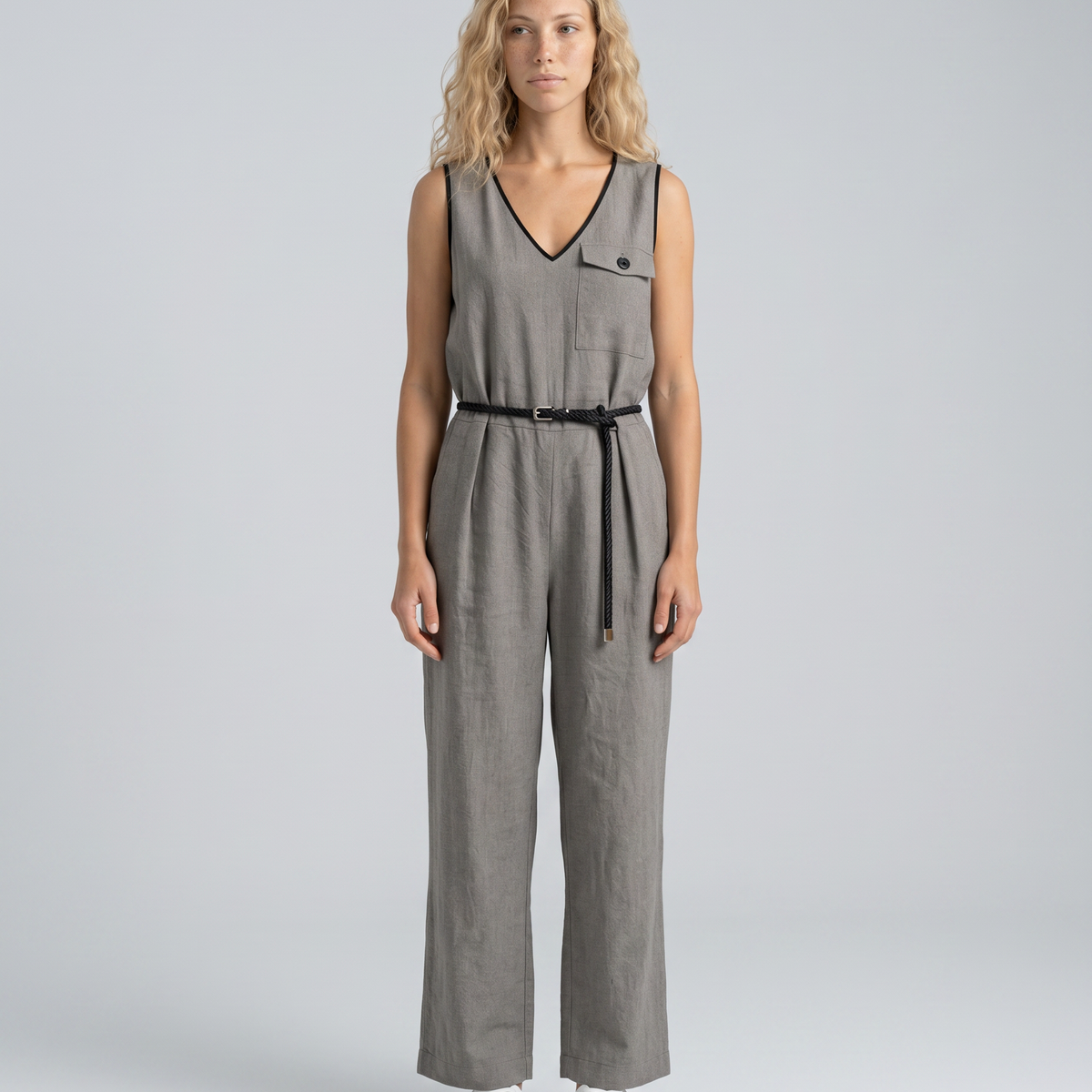 Araceli | V-Neck Sleeveless Jumpsuit