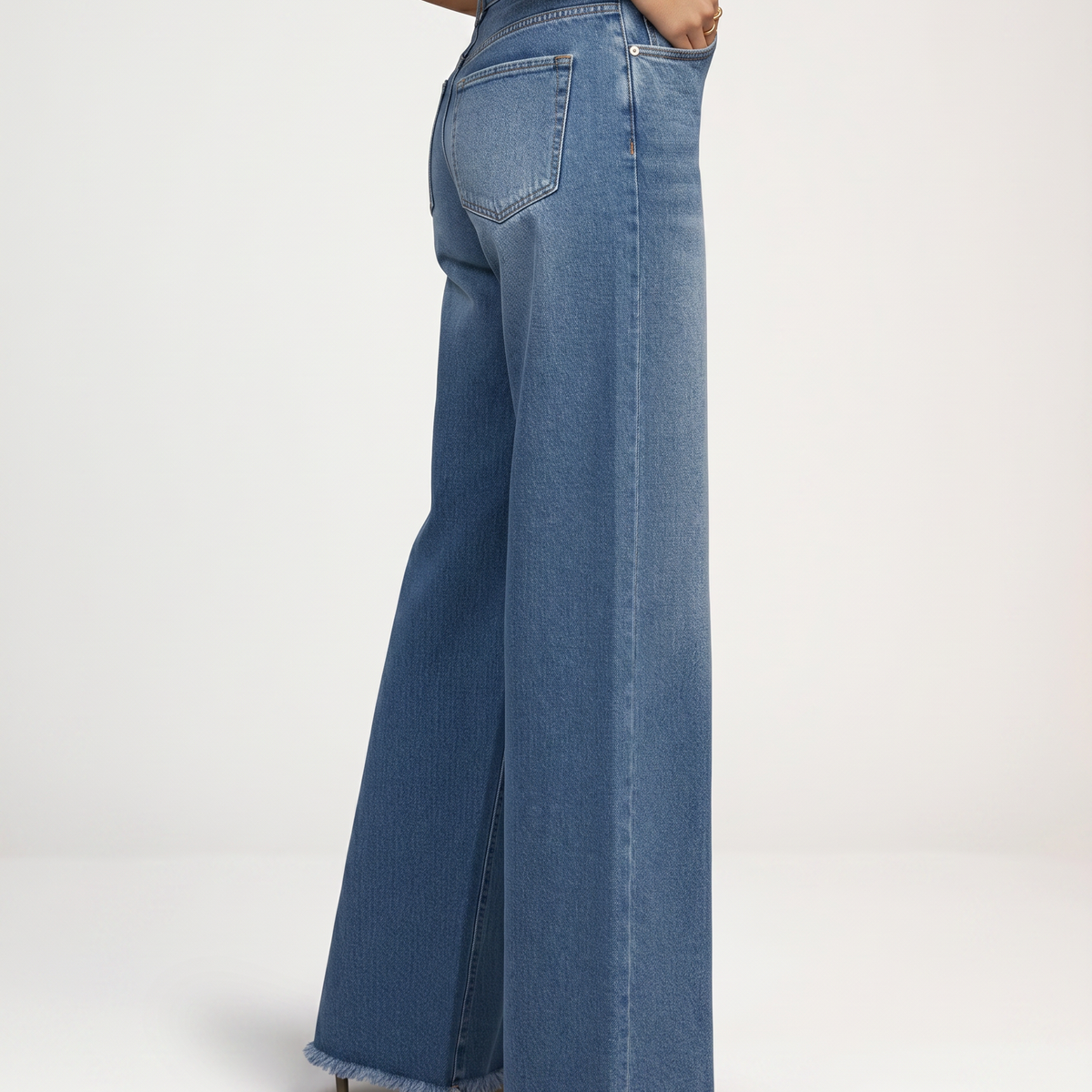 Kari | Wide-Leg Jeans with Frayed Hem
