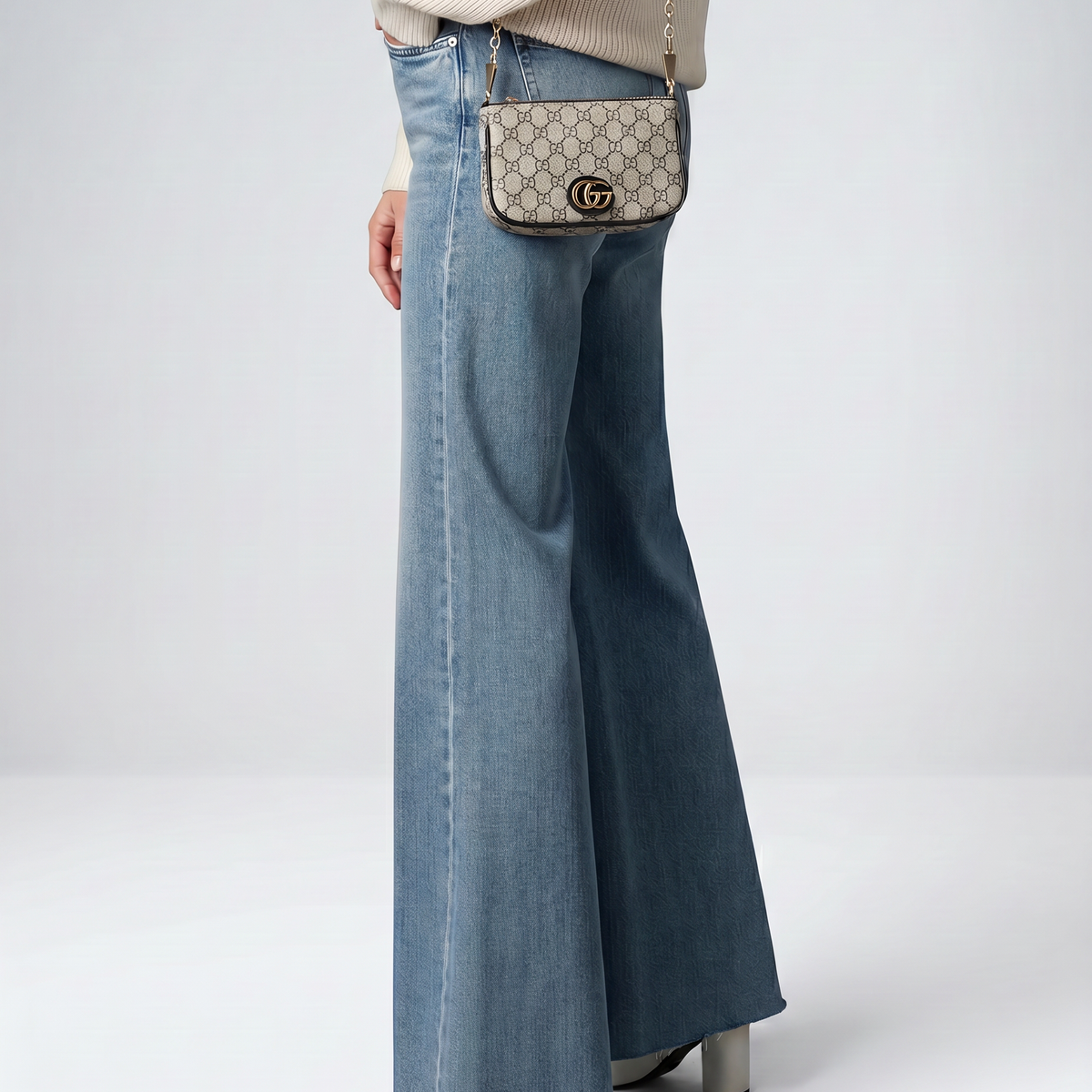 Alana | Flare Jeans with Washed Finish