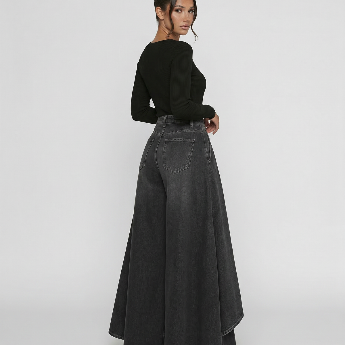 Calira | High-Waisted Wide-Leg Jeans