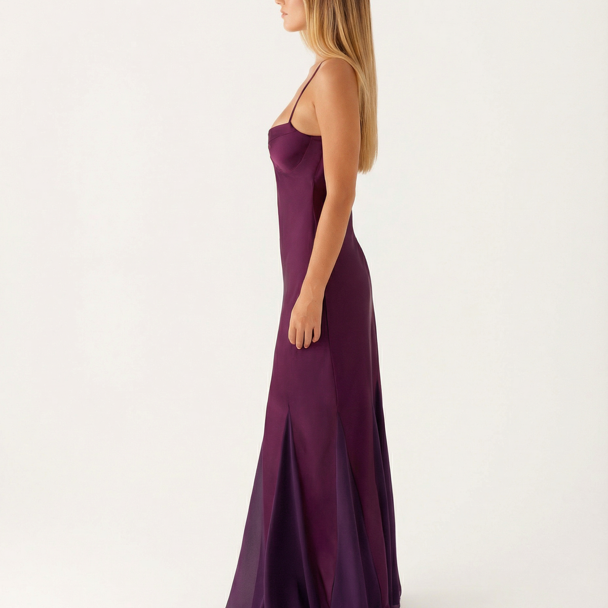 Leona | Maxi Dress with Cut-Out Bust and Open Back