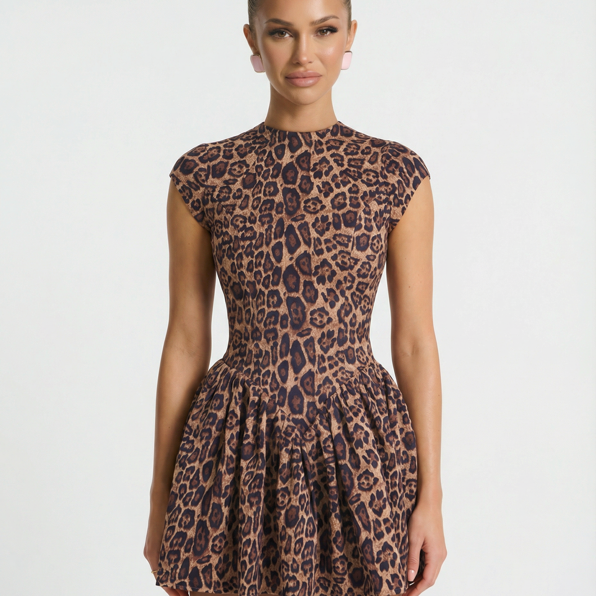 Inez | Backless Mini Dress with Cheetah Print