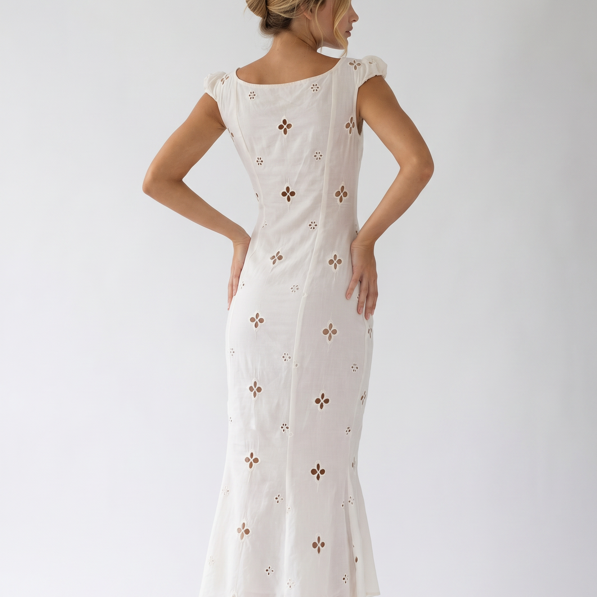 Izabelle | Midi Dress with Sweetheart Neckline and Cap Sleeves
