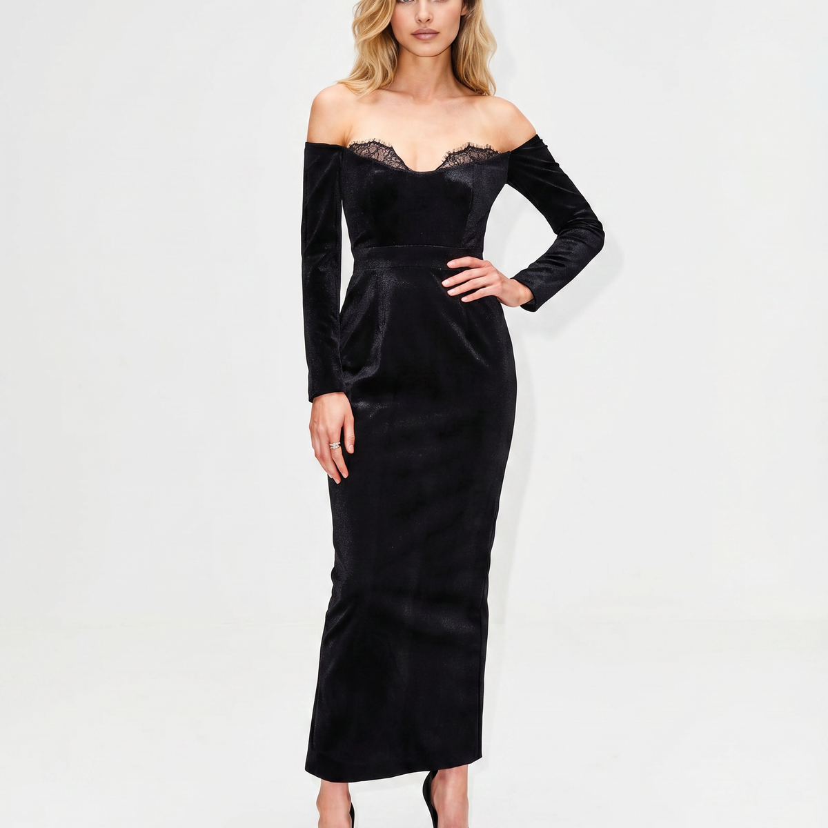 Campbell | Maxi Dress with Off-Shoulder Lace Neckline
