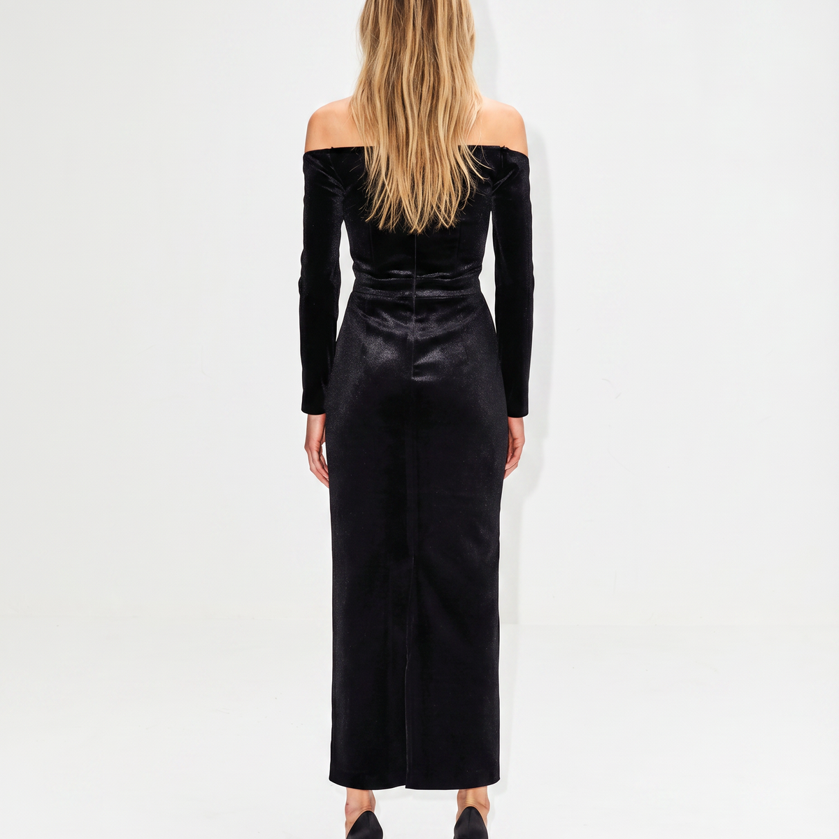 Campbell | Maxi Dress with Off-Shoulder Lace Neckline