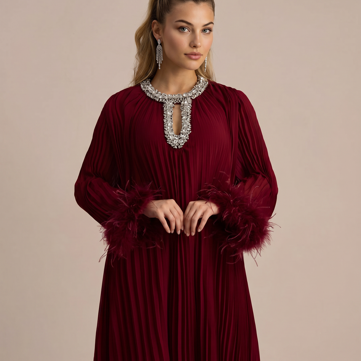 Felicia | Maxi Dress with Pleated Fabric and Feather Cuffs
