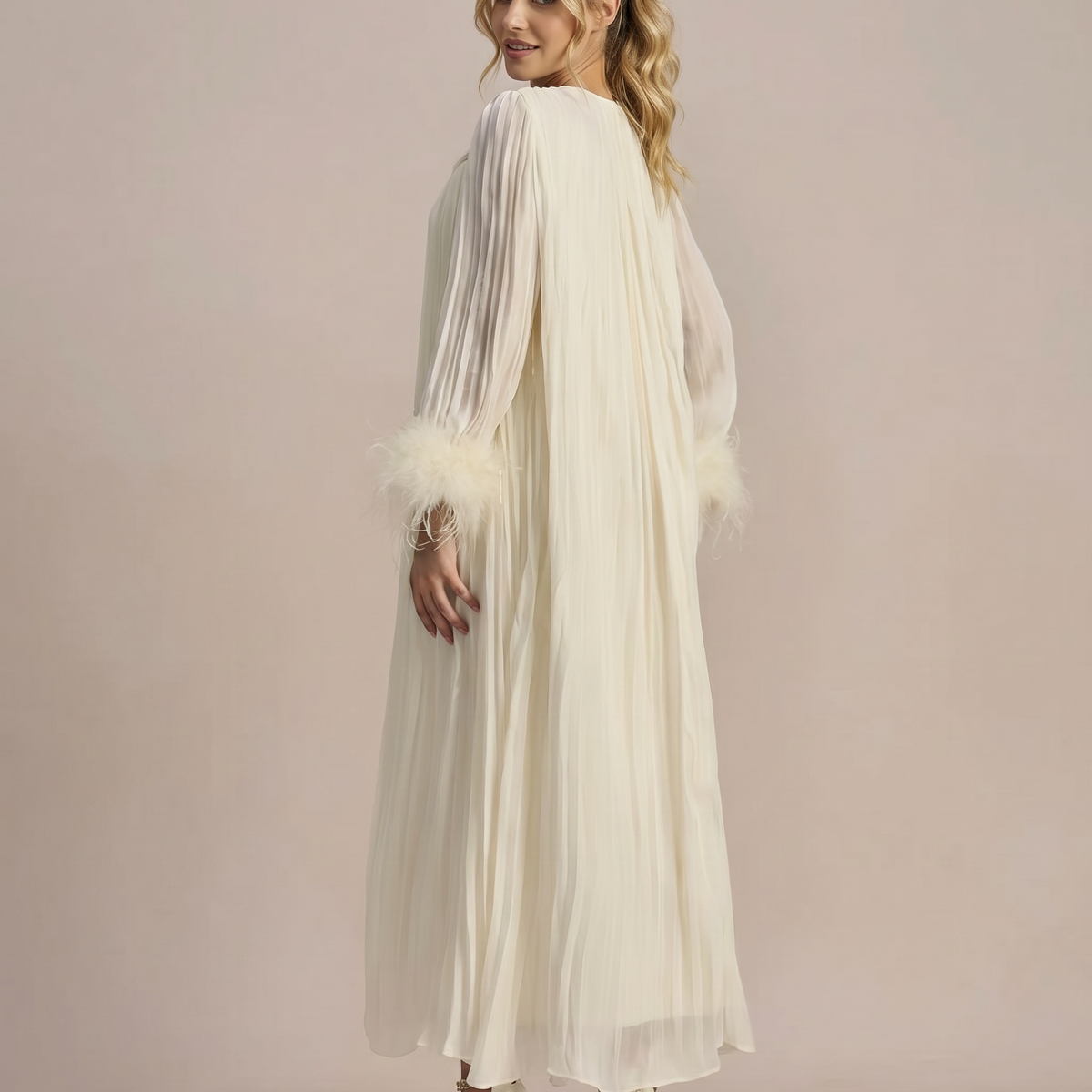 Felicia | Maxi Dress with Pleated Fabric and Feather Cuffs